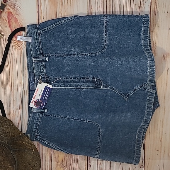 Wrangler for Women Dresses & Skirts - UPCYCLED ☆ HANDMADE "WRANGLER FOR WOMEN" High Waisted Classic Denim Skirt~ W 32"